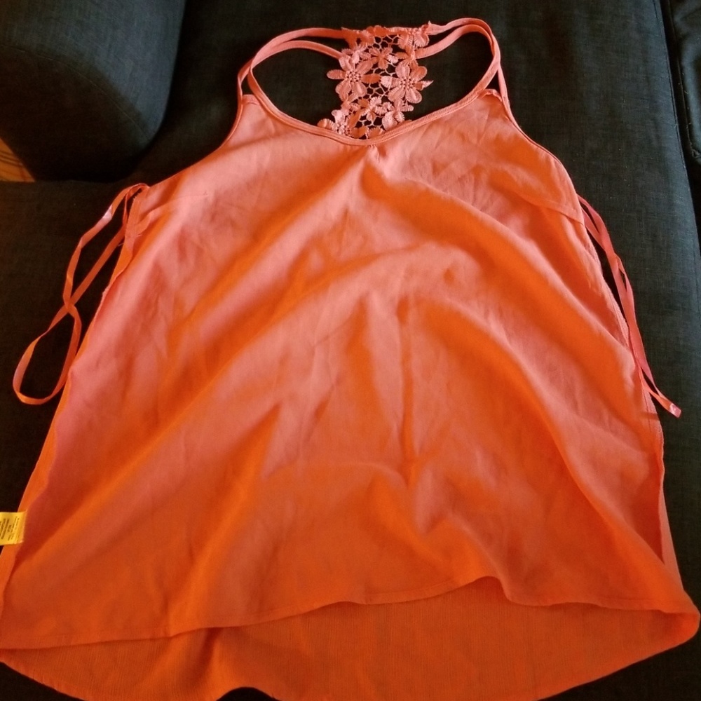 Coral tank with embrodered backing size L